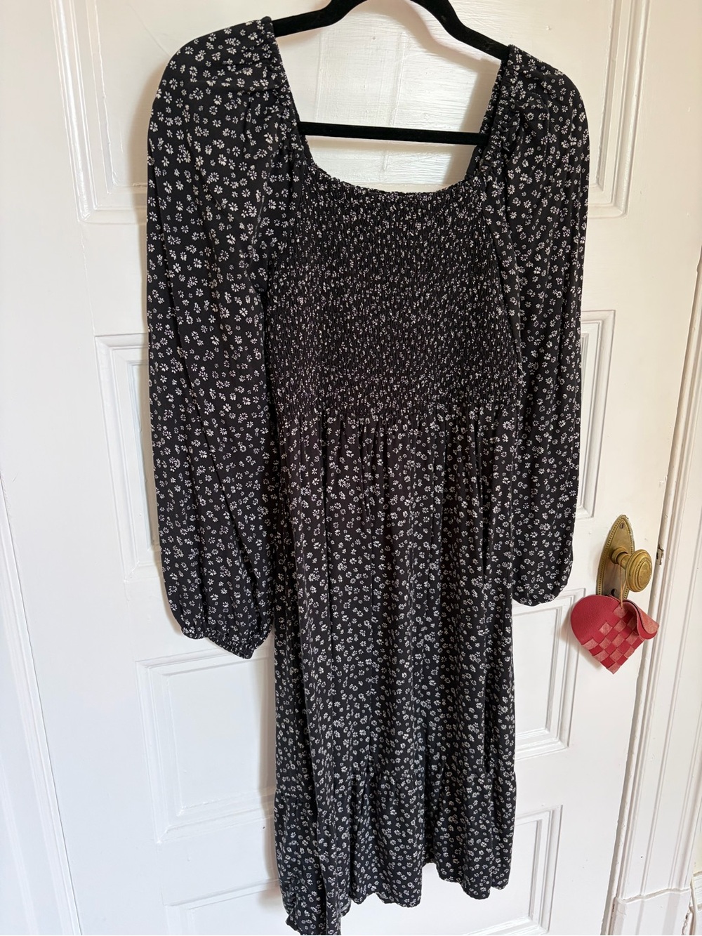 🌻 GAP Black Floral Smocked Dress